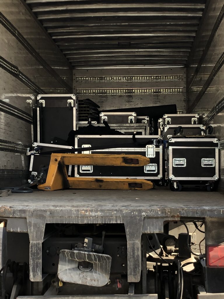 Access Road, Matériel